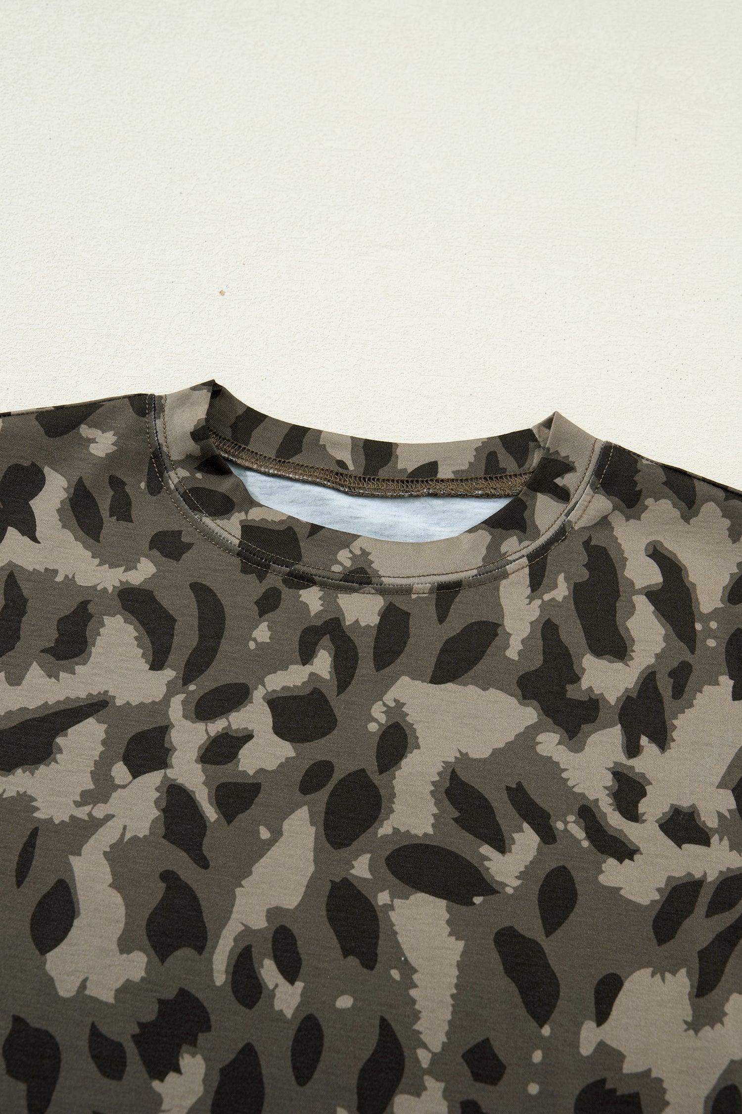 Brown Retro Leopard Print Mock Neck Slim Tee