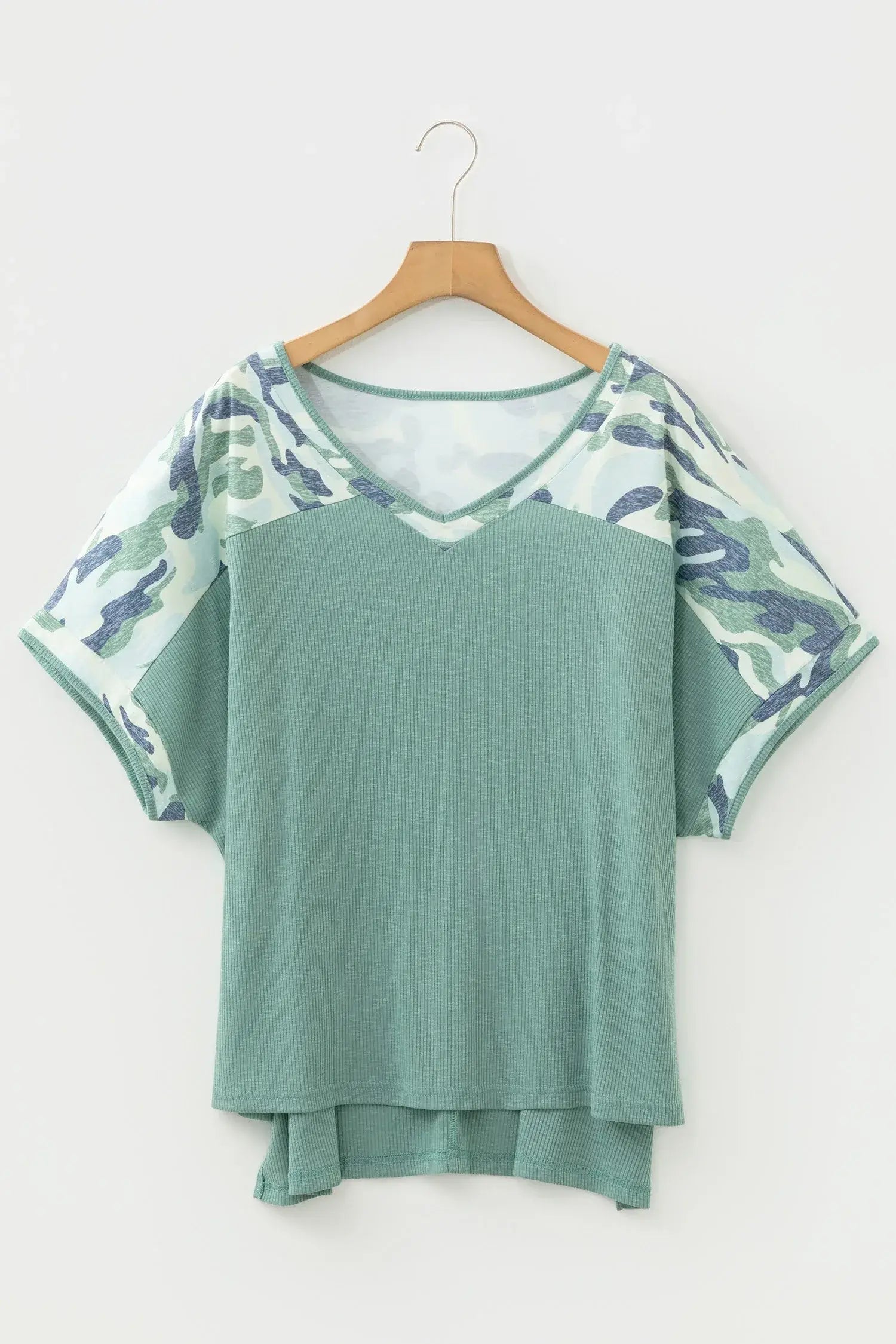 Mist Green Ribbed Camouflage Patchwork Plus Size V Neck Tee